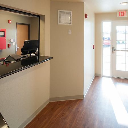 Woodspring Suites Topeka Exterior photo